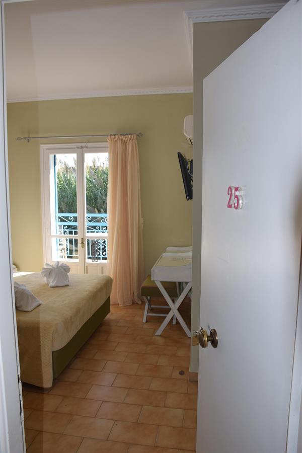 Sunny Garden Hotel Нидри Екстериор снимка
