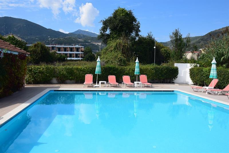 Sunny Garden Hotel Нидри Екстериор снимка
